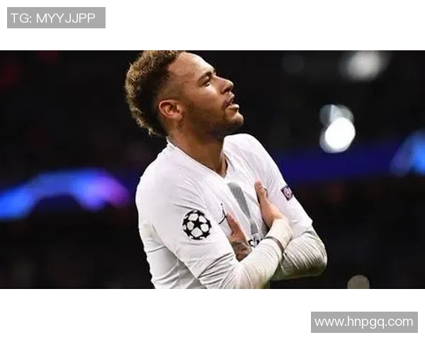 内马尔足球场上的帅气瞬间集锦，展现超凡魅力与技巧的精彩视频